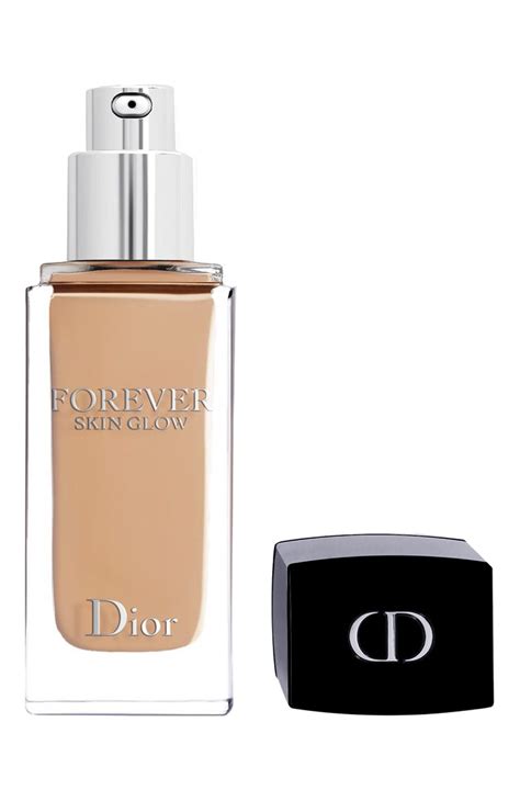 Тональный крем Dior .